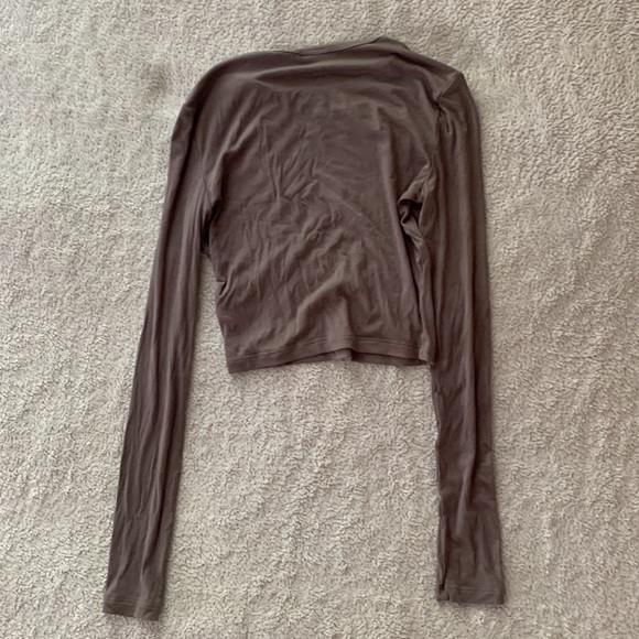 Aritzia | Sunday Best Ribbed Long Sleeve Tee - Picture 5 of 7